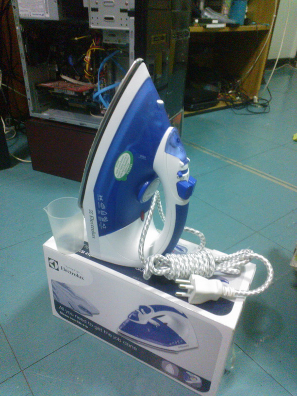 Electrolux เตารีดไอน้ำ - รุ่น ESI410 รูปที่ 2