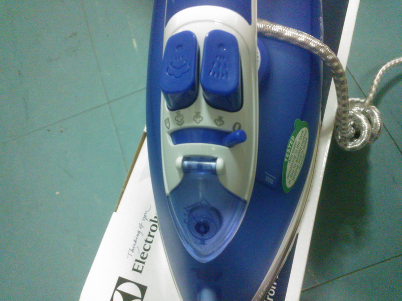 Electrolux เตารีดไอน้ำ - รุ่น ESI410 รูปที่ 7