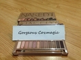 ขาย Naked3 มีตำหนินิดหน่อยจากการขนส่ง ราคา 2,000 บาท (มีรูปสินค้าจริง)