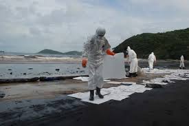 OIL EATER ABSORBENT PADS& ROLLS   วัสดุดูดซับน้ำมันชนิดแผ่นและ แบบม้วน ดูดซับได้มากและเร็ว  ใช้สำหรับงานเช็ดถูทำความสะอาดน้ำ น้ำมัน จาระบี คราบสกปรกต่างๆ ในส่วนการผลิตและส่วนซ่อมงาน รูปที่ 3