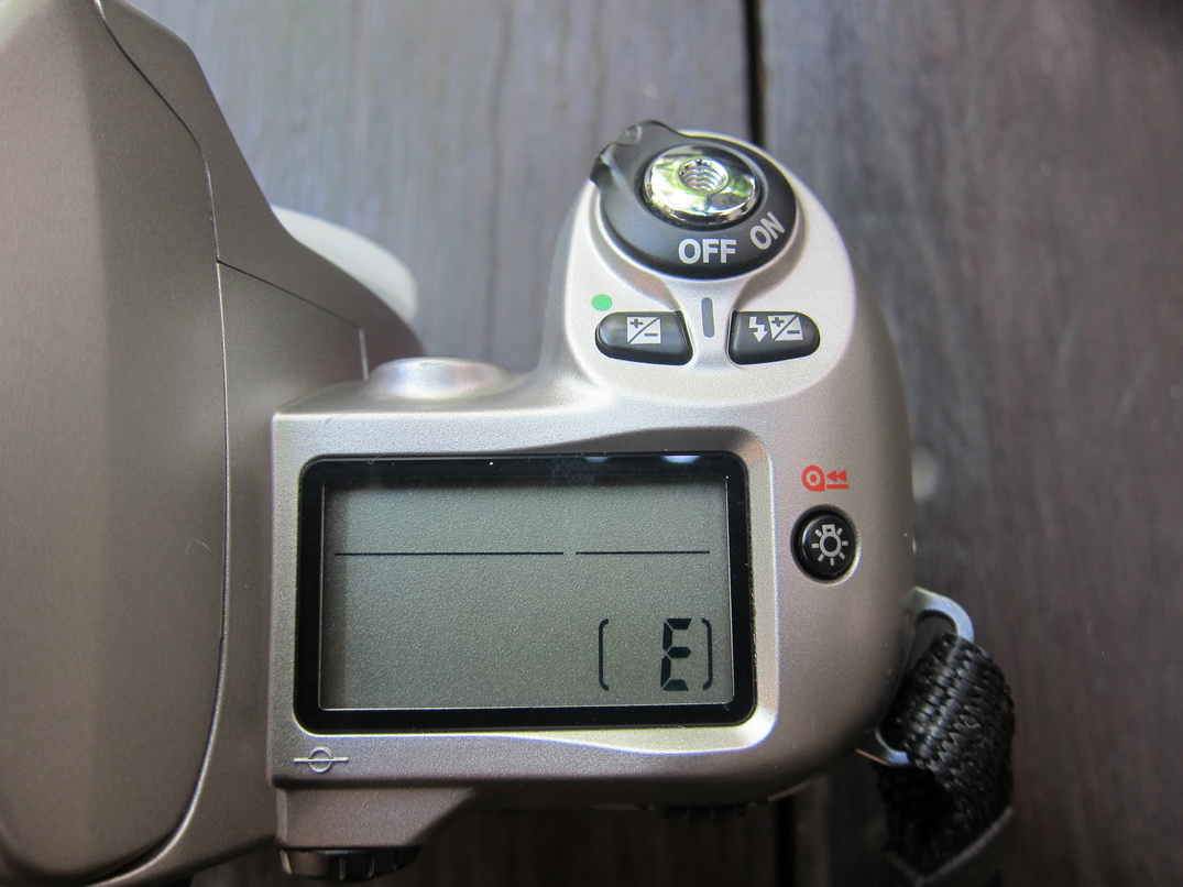 ขายกล้องฟิลม์ nikon F80+กระเป๋า 4000 บาท รูปที่ 3
