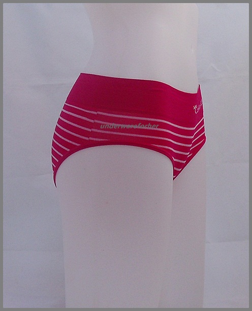ชุดชั้นใน Calvin Klein Briefs สีแดงมี LOGOรูปหัวใจ รูปที่ 4