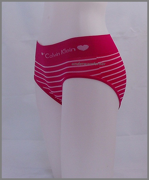 ชุดชั้นใน Calvin Klein Briefs สีแดงมี LOGOรูปหัวใจ รูปที่ 5