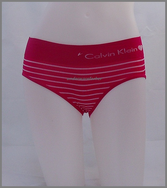 ชุดชั้นใน Calvin Klein Briefs สีแดงมี LOGOรูปหัวใจ รูปที่ 3