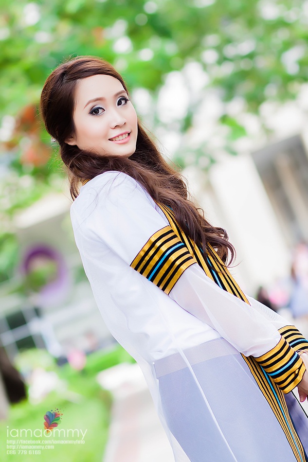 ถ่ายรูปรับปริญญาจุฬา ถ่ายรูปนอกรอบ ช่างภาพถ่ายรูปรับปริญญาวันซ้อม วันจริง วันถ่ายรูปหมู่ ติดต่อพี่ออมมี่ได้เลยค่ะ รูปที่ 3