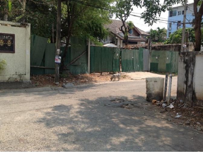 ขายถูก ที่ดินเปล่าถมแล้ว 134 ตรว. ซอยรัชดา 20 (ซ.รุ่งเรือง) ขนาด 14x 38 อยู่ด้านหลังบุญถาวรรัชดา ทำเลดีมาก ใกล้สถานีรถไฟฟ้า MRT สุทธิสาร รูปที่ 2