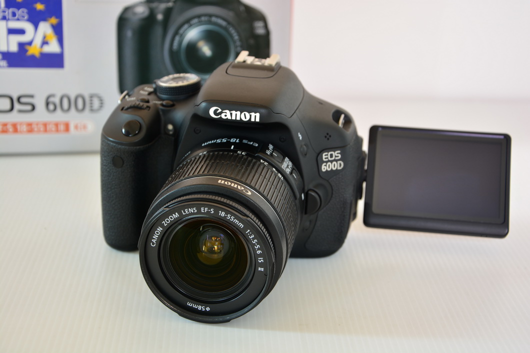 ขาย Canon EOS 600D+Lens 18-55 IS II มีประกันศูนย์ฯยาวๆ พร้อมอุปกรณ์ครบกล่อง และของแถม กระเป๋าอย่างดี ไม่ต้องซื้อเพิ่ม.. ถ่าย VDO Full HD ใช้งานน้อยมากๆชัดเตอร์ 3,942 ครั้ง (รูปถ่ายของจริง) กล้องมือสอง ราคาถูก รูปที่ 4