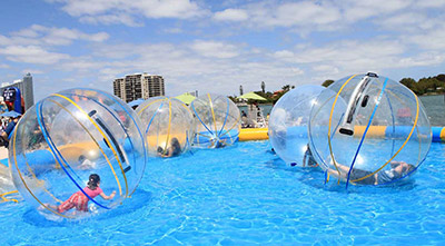 ขายลูกบอลน้ำ water walking ball ราคาถูก เครื่องเล่นทางน้ำบอลลูนน้ำ roller water ball รูปที่ 2