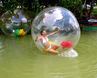 ขายลูกบอลน้ำ water walking ball ราคาถูก เครื่องเล่นทางน้ำบอลลูนน้ำ roller water ball รูปที่ 1