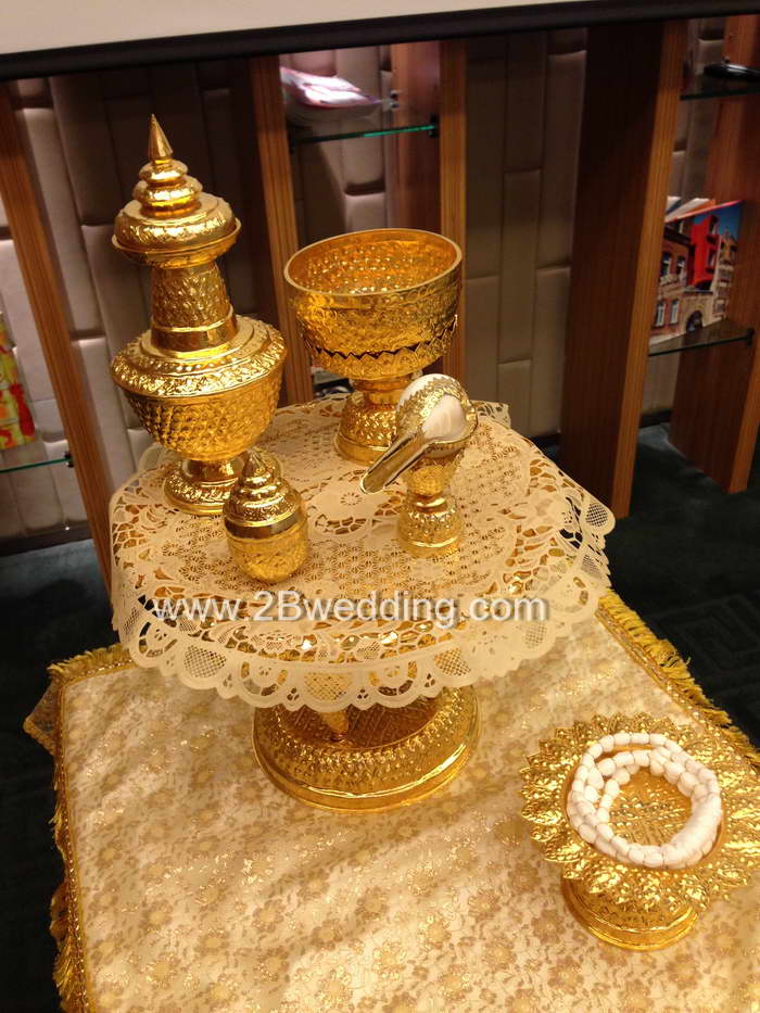 Package พานขันหมากพร้อมชุดตั่งรดน้ำสังข์ Set B ราคา  9,500 สนใจติดต่อ www.2bwedding.com 081-834-4245 (คุณกิ๊ฟ) 085-088-2 รูปที่ 3