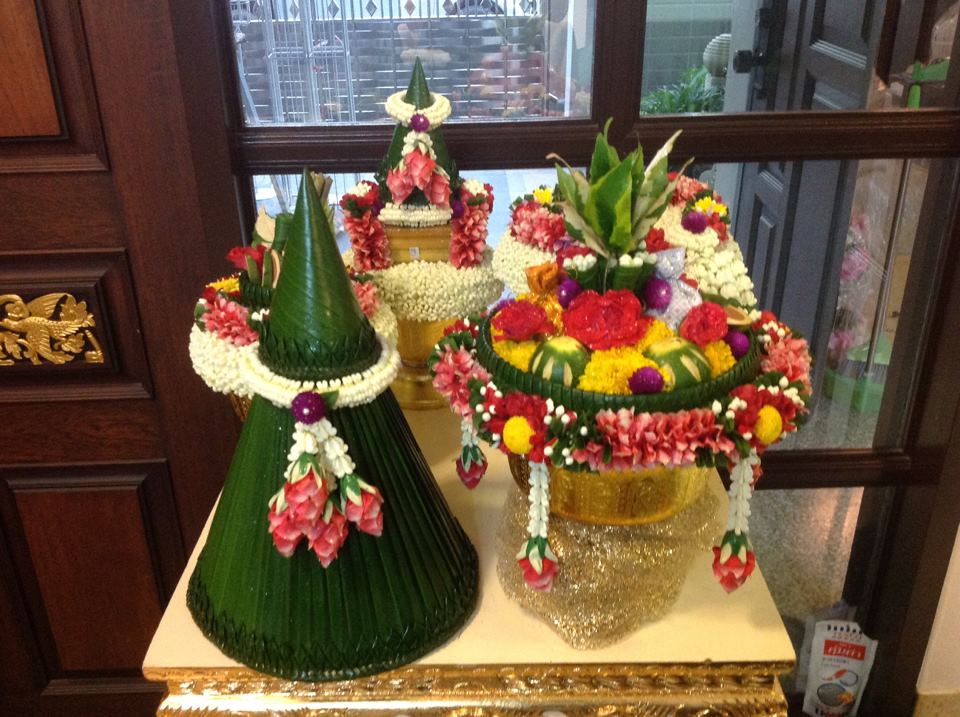 Package งานเช้า ราคา 22,500(ฉากดอกไม้สด) ครบชุด สนใจติดต่อ www.2bwedding.com 081-834-4245 (คุณกิ๊ฟ) 085-088-2355 (คุณธีร รูปที่ 2