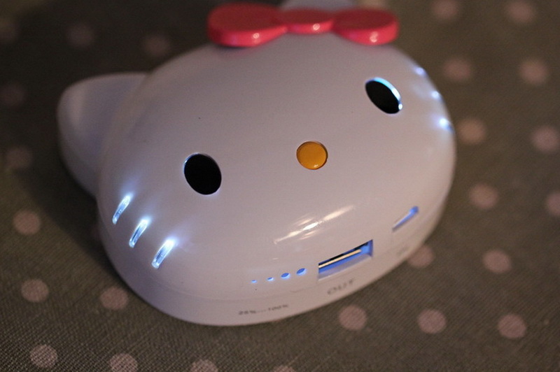 Power bank Hello Kitty 8000mAh พร้อมหัวชาร์จ 3 หัว รูปที่ 5