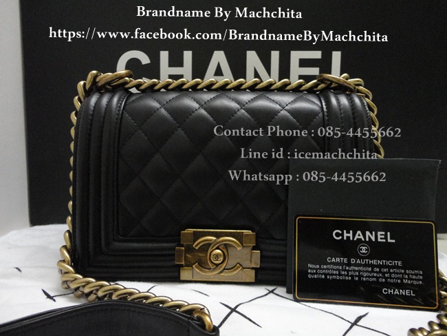 กระเป๋า Chanel Boy Size 8