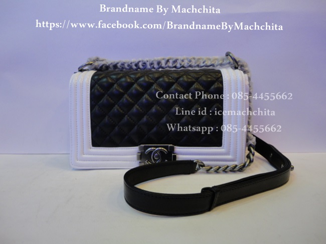 กระเป๋า Chanel Boy Size 8