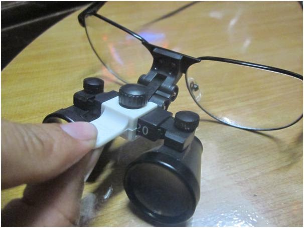 แว่นหมอศัลยกรอบโลหะขนาดขยาย 2.5เท่า ระยะ 420 มม., Surgical Loupes metal frame 2.5x 420 mm. รูปที่ 5