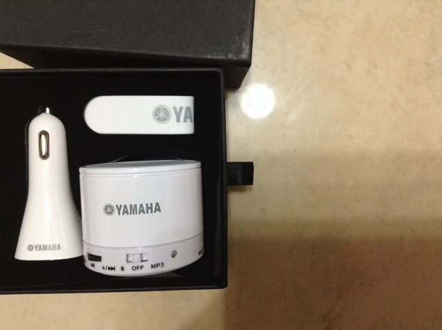 ขายลำโพงBluetooth Yamaha สีขาวสวยมาก พร้อม Car Battery Charger และ ที่วางโทรศัพท์มือถือ ราคาพิเศษค่ะ รูปที่ 3