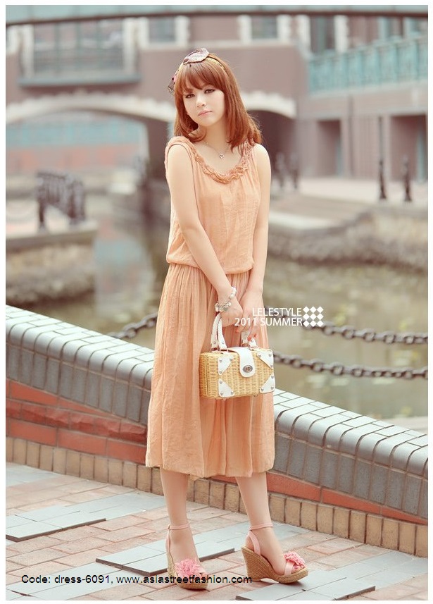 พร้อมส่ง ชุดเดรสยาว สี Apricot แต่งคอ จั๊มช่วงเอว น่ารัก รูปที่ 4