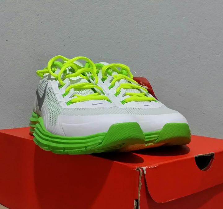 สุดคุ้ม!!รองเท้าวิ่ง Nike Lunar Tr1 สภาพ100% White-Green ในราคาเพียง3000 รูปที่ 4