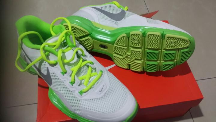 สุดคุ้ม!!รองเท้าวิ่ง Nike Lunar Tr1 สภาพ100% White-Green ในราคาเพียง3000 รูปที่ 5