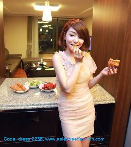 พร้อมส่ง เดรสสั้น เปิดไหล่ เข้ารูป สายคาดบ่าแต่งดอกไม้ รูปที่ 6