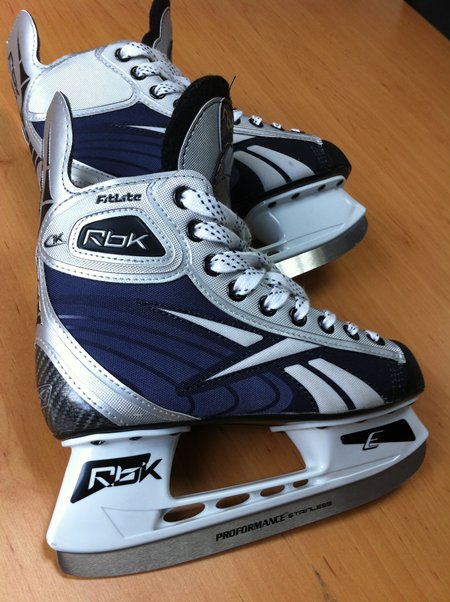 ขายรองเท้า ice skate Rbk ใช้งานแค่ 3 ครั้ง(รวมตอนลองใส่แล้ว) รูปที่ 3