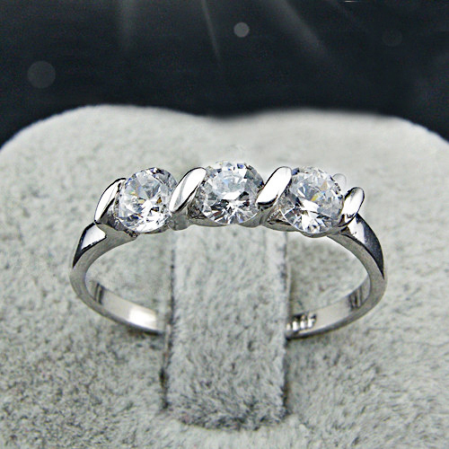 Size R 1/2 bondsnet 18k 18ct White gold GP Band Wedding Crystal Lab Diamond Ring TD-271 รูปที่ 1