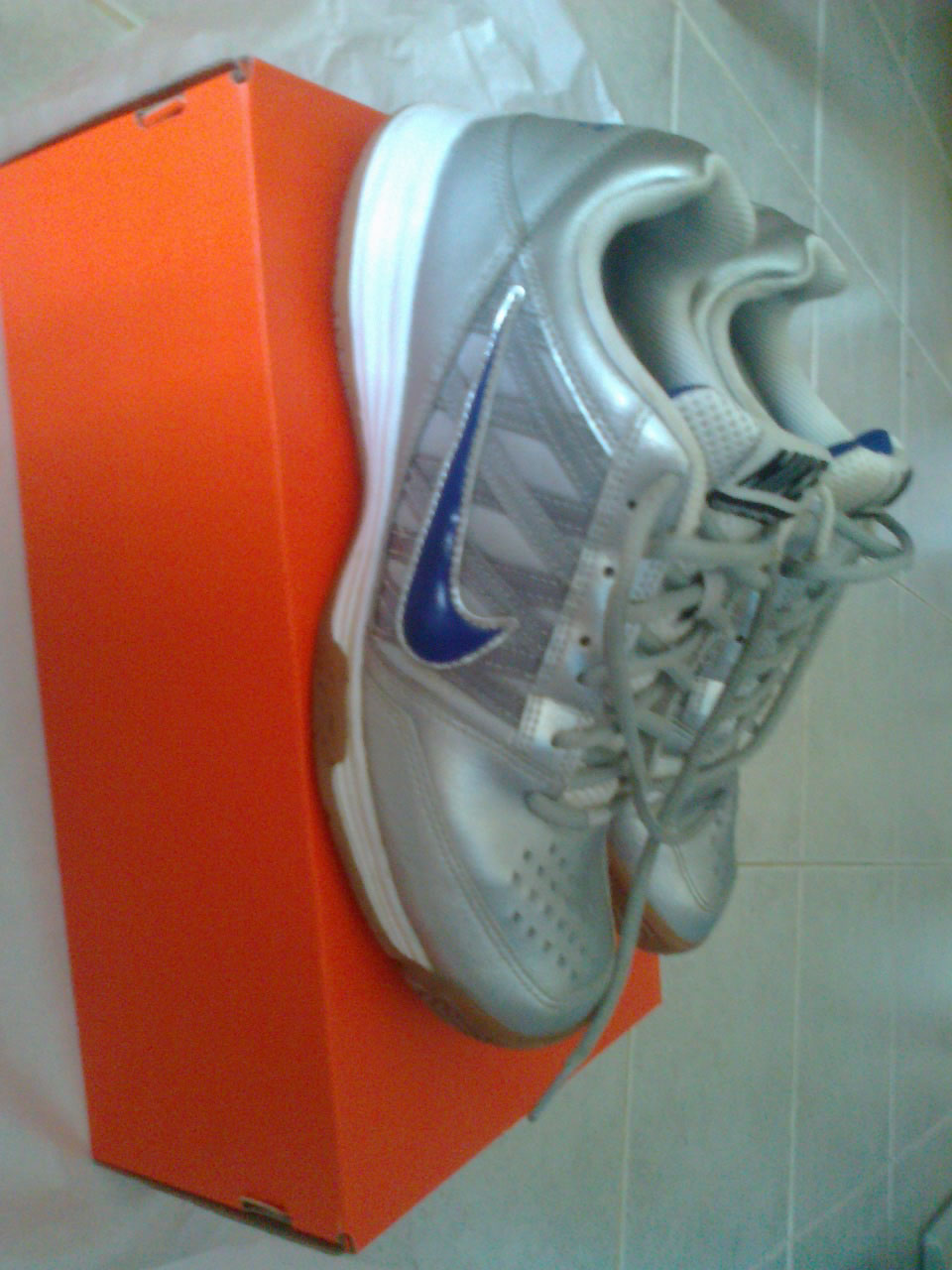 ขายรองเท้าเทนนิส NIKE ราคาถูก 700 บาท รูปที่ 4