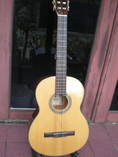 กีต้าร์คลาสสิค cort (solid spruce top) 