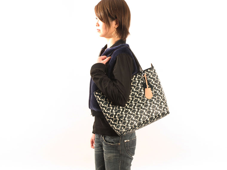 กระเป๋า COACH PEYTON DREAM C ZIP TOP TOTE F27350 รูปที่ 4