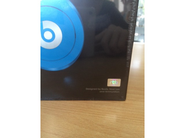 ขาย beats solo HD by dre ของแท้สีฟ้ายังไม่แกะกล่อง รูปที่ 4