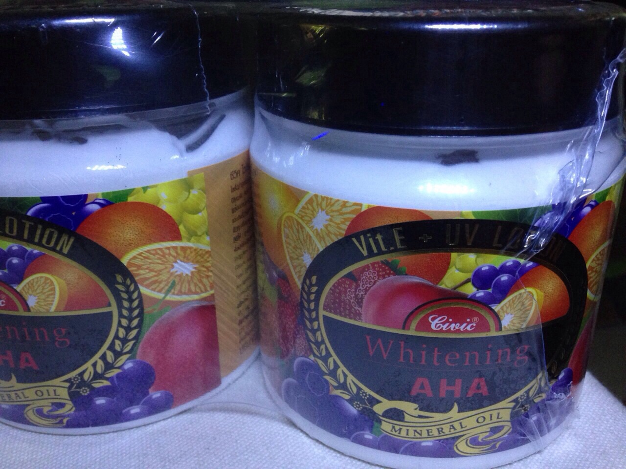 ครีมผลไม้ AHA ฝาดำ AHA whitening Body Lotion รูปที่ 1