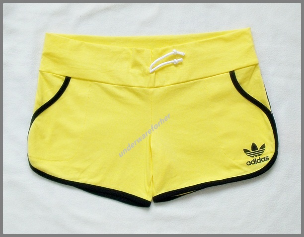 กางเกงขาสั้น ADIDAS สีเหลืองตัดขอบสีดำ รูปที่ 1