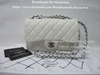 รูปย่อ กระเป๋า Chanel Classic Size 10''-12'' 13'' (นิ้ว) สินค้านำเข้าระดับ Hi-end คุณภาพดีที่สุด รูปที่3