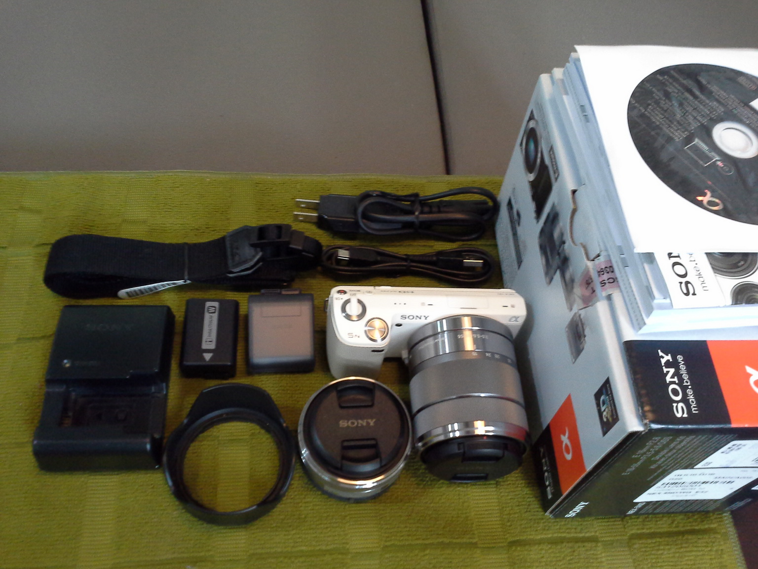 ขายกล้อง Sony Nex5ND ชุดเลนส์คู่ 18-55, 16F2.8สภาพใหม่แกะกล่องรักษาในกล่องกันชื้นอย่างดี ราคาถูก รูปที่ 1