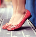 สวยเทรนใหม่รองเท้าส้นเตี้ยแฟชั่นเกาหลีหนังฉลุแต่งดอกไม้ นำเข้า พรีออเดอร์HS141-3 ราคา1050บาท