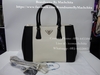 รูปย่อ กระเป๋า Prada Saffiano Size 25"- 30" สินค้านำเข้าระดับ Hi-end คุณภาพดีที่สุด รูปที่4