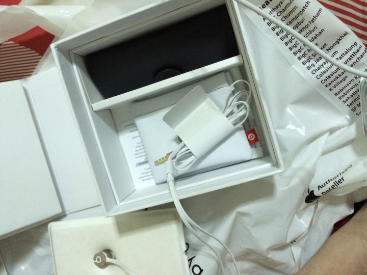 ขายหูฟัง Urbeat se สีทองของแท้ ลองใช้แค่ 2 ครั้ง รูปที่ 3
