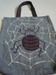 รูปย่อ กระเป๋าสะพายแฮนด์เมด จากชุดแซค ระบายด้วยภาพแมงมุม รูปที่1
