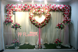PP Flowers ร้านดอกไม้ประดิษฐ์ จำหน่ายปลีก-ส่ง: ดอกไม้ประดิษฐ์ เกรดAAA หญ้าเทียม เถาวัลย์ ใบไม้-ดอกไม้ ชุดแจกันดอกไม้ประดิษฐ์ รูปที่ 1
