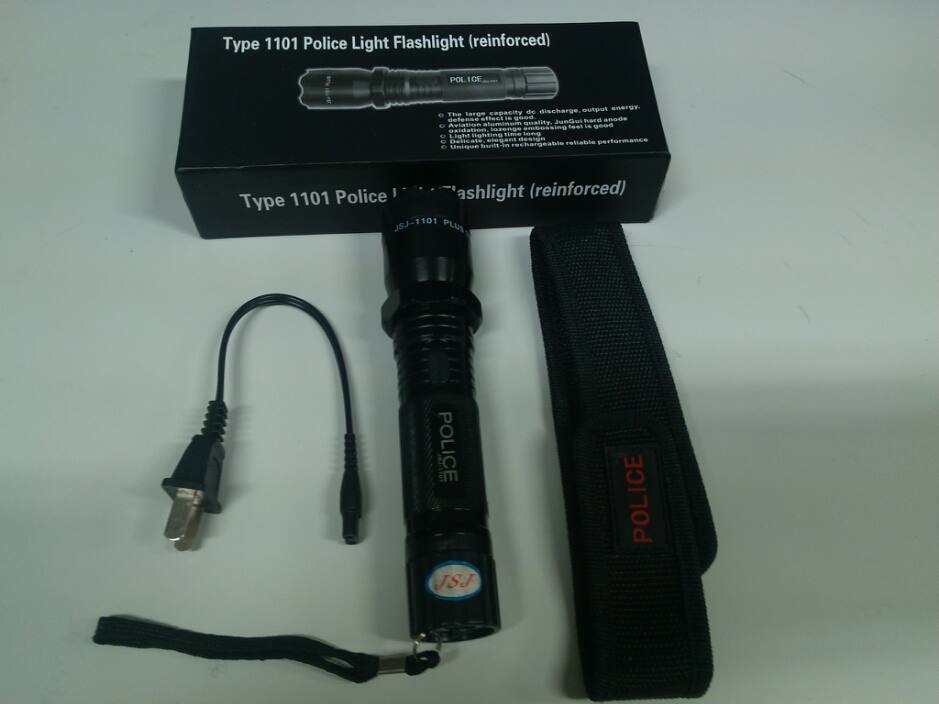 เครื่องช็อตไฟฟ้า Type 1101 Police Flashlight พร้อมไฟฉายในตัว รูปที่ 3