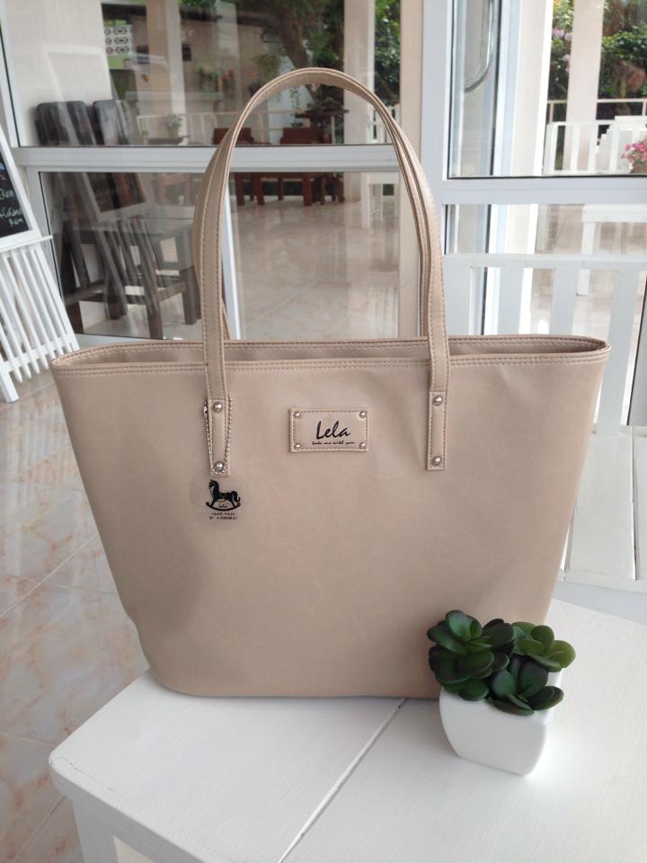 จำหน่ายกระเป๋าถือ lela bag รุ่น Lela M 17*11*6 ราคาถูก สนใจสอบถามได้ค่ะ https://www.facebook.com/bunny.hunnypure Line Id รูปที่ 1