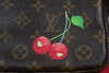 รูปย่อ LV Cherry Pochette Accessoires ปี 2005 มือสอง ของแท้ จาก ญี่ปุ่น รูปที่3