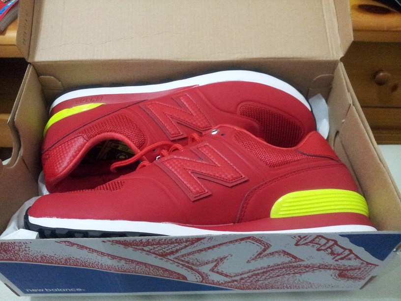 ขายรองเท้าNew Balance 574 สีแดง ของแท้ มือหนึ่ง 2400 ครับ รูปที่ 1