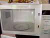 รูปย่อ ขาย Microwave LG Oven ราคา 2,000 บาท รุ่น MS 2147 CW สีขาว ควบคุมด้วยระบบดิจิตอล ความจุ 21 ลิตร รูปที่3