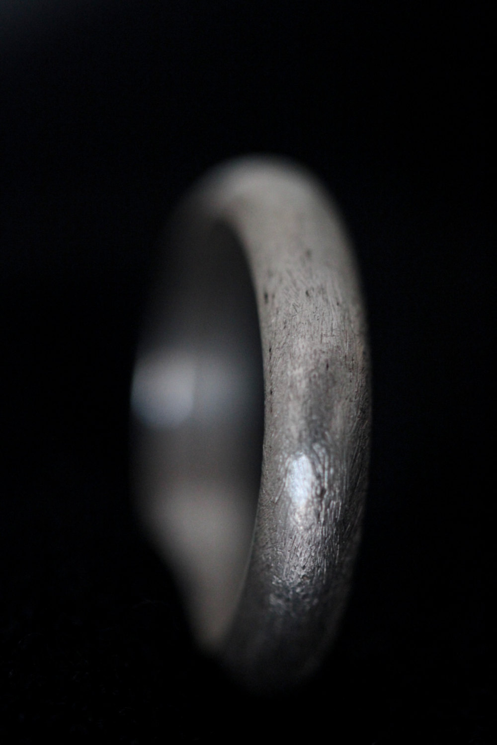 แหวนเงินผิวทำลวดลาย Handmade Silver Ring with etched or hammered surface รูปที่ 1