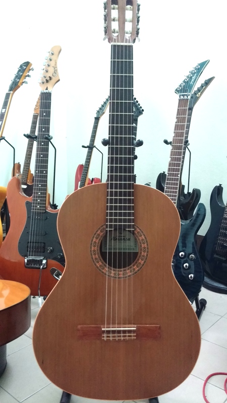 almansa guitars สเปน แท้ เสียงนุ่มลึกชัดเจนทุกตัวโน๊ต รูปที่ 1