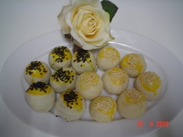 ขนมเปี๊ยะ อบเทียน 