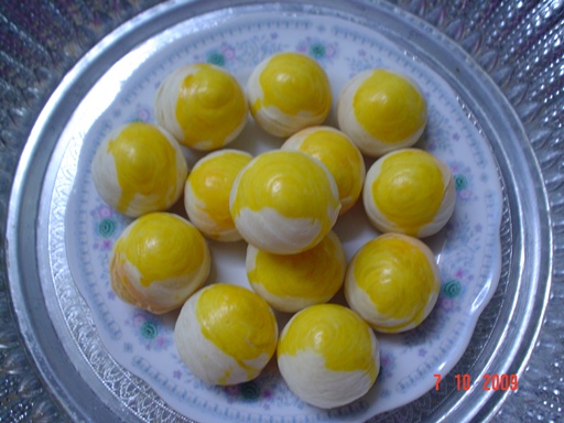 ขนมเปี๊ยะ อบเทียน 