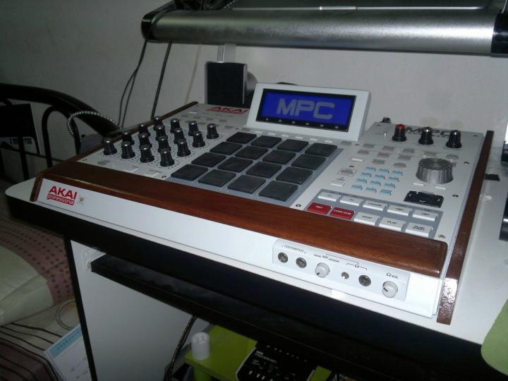 ขายเครื่องทำเพลง workstation. ยี่ห้อ akai รุ่น mpc Ren ตัวล่าสุด. รูปที่ 3