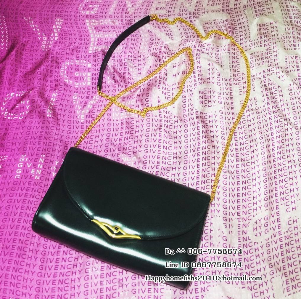 ขายกระเป๋า catier ของแท้( Like New 99.99% ) Cartier 2 way Clutch bag สุดยอดความหรูหราเฟอร์เพคจาก Cartier หนังเงาสวยทั้ง รูปที่ 2